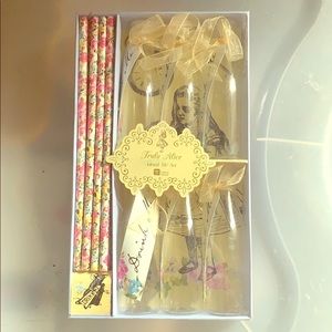 3 packs Alice In Wonderland “Drink Me” plastic.